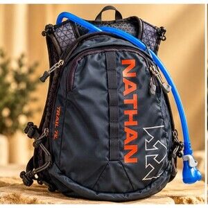 Nathan Trail 7L Hydration Running Vest Gray Nylon Backpack CamelBak 2L Reservoir